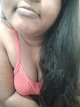 SLbeaty online show from September 18, 2025, 2:36 am