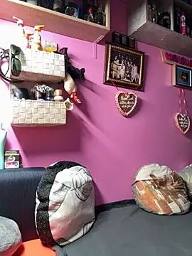 Snapshot of sexymelli18 chatting on November 24, 2025, 8:20 pm sexymelli18 online show from November 24, 2025, 8:20 pm