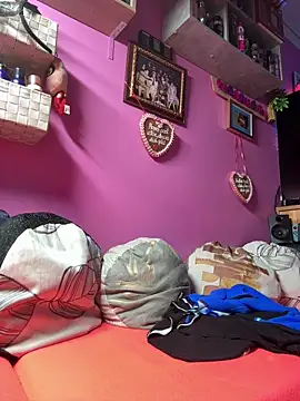 Snapshot of sexymelli18 chatting on November 1, 2025, 6:57 pm sexymelli18 online show from November 1, 2025, 6:57 pm