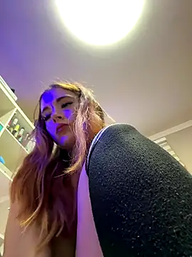 Snapshot of sexymelli18 chatting on October 10, 2025, 7:15 pm sexymelli18 online show from October 10, 2025, 7:15 pm