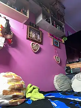 Snapshot of sexymelli18 chatting on October 19, 2025, 5:26 pm sexymelli18 online show from October 19, 2025, 5:26 pm