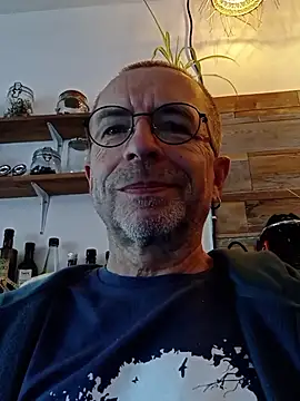 Xavspank2 online show from October 8, 2025, 10:06 am