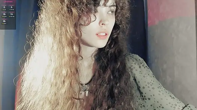 Snapshot of Dizer_clopy chatting on November 15, 2025, 8:46 pm Dizer clopy online show from November 15, 2025, 8:46 pm