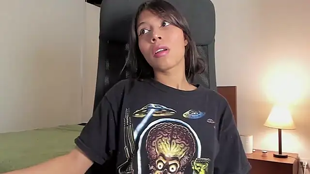 Snapshot of sweet_Amy0 chatting on December 2, 2025, 12:51 pm sweet Amy0 online show from December 2, 2025, 12:51 pm