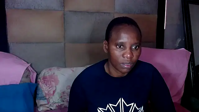 Snapshot of DIVAASS1 chatting on April 13, 2026, 7:45 am DIVAASS1 online show from April 13, 2026, 7:45 am