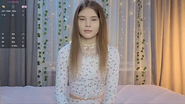 Snapshot of CarolinePepper chatting on March 17, 2026, 1:58 pm CarolinePepper online show from March 17, 2026, 1:58 pm