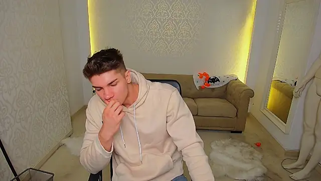 Snapshot of MaxKaiden chatting on November 3, 2025, 6:07 am MaxKaiden online show from November 3, 2025, 6:07 am