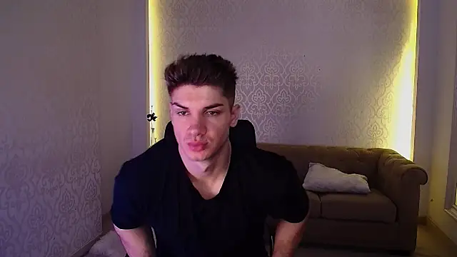 Snapshot of MaxKaiden chatting on November 24, 2025, 6:02 am MaxKaiden online show from November 24, 2025, 6:02 am