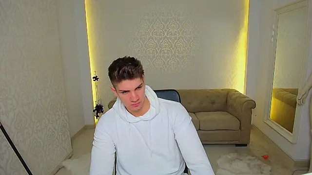 Snapshot of MaxKaiden chatting on November 5, 2025, 5:43 am MaxKaiden online show from November 5, 2025, 5:43 am