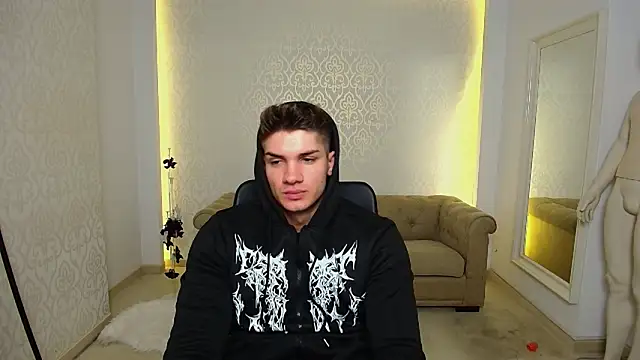 Snapshot of MaxKaiden chatting on November 10, 2025, 5:45 am MaxKaiden online show from November 10, 2025, 5:45 am