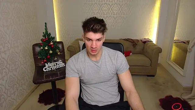 MaxKaiden online show from December 19, 2025, 6:05 am