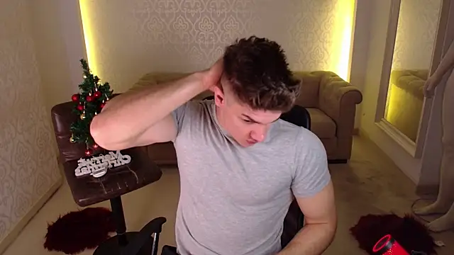 Snapshot of MaxKaiden chatting on December 3, 2025, 6:03 am MaxKaiden online show from December 3, 2025, 6:03 am