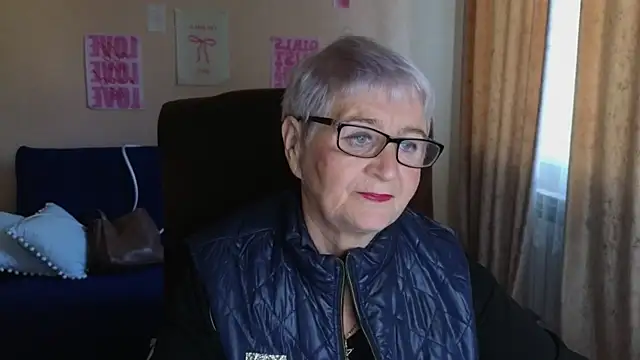 Snapshot of Sandra_Snowflake chatting on May 29, 2026, 4:07 am Sandra Snowflake online show from May 29, 2026, 4:07 am
