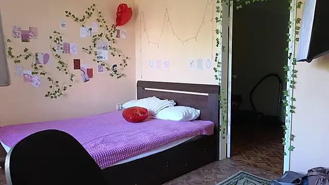 Snapshot of Sandra_Snowflake chatting on June 8, 2026, 11:55 am Sandra Snowflake online show from June 8, 2026, 11:55 am