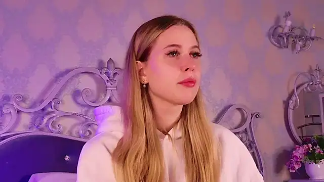 Snapshot of BECKI_VRES chatting on September 17, 2025, 8:33 pm BECKI VRES online show from September 17, 2025, 8:33 pm