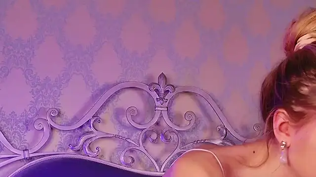 Snapshot of BECKI_VRES chatting on October 17, 2025, 8:54 pm BECKI VRES online show from October 17, 2025, 8:54 pm