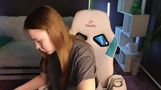 Dyna bae online show from September 28, 2025, 1:45 am