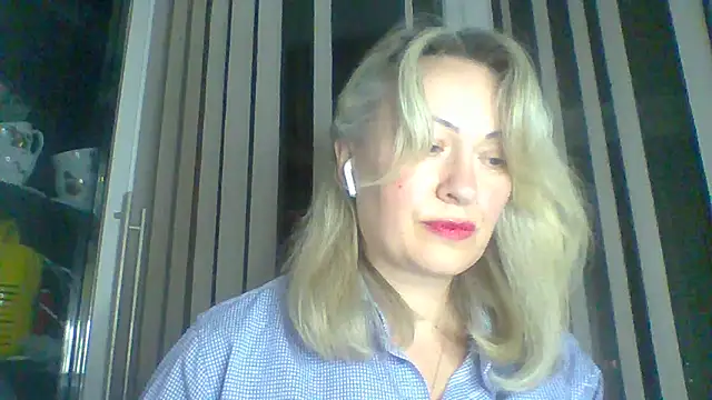 Snapshot of Mary888x chatting on March 6, 2025, 5:11 pm Mary888x online show from March 6, 2025, 5:11 pm