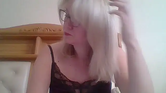 Snapshot of Mary888x chatting on February 26, 2025, 5:10 pm Mary888x online show from February 26, 2025, 5:10 pm