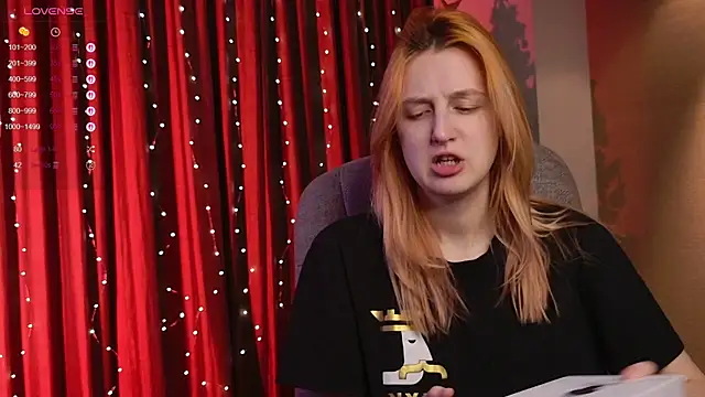 aishiro online show from December 18, 2025, 1:37 pm