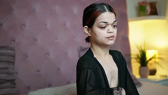 Snapshot of MaiaMini chatting on February 21, 2026, 10:34 pm MaiaMini online show from February 21, 2026, 10:34 pm