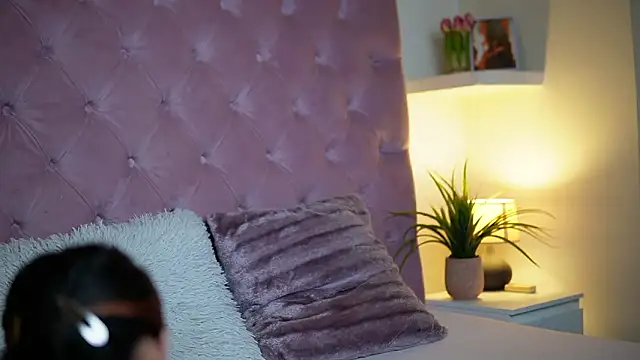 Snapshot of MaiaMini chatting on February 23, 2026, 9:59 pm MaiaMini online show from February 23, 2026, 9:59 pm