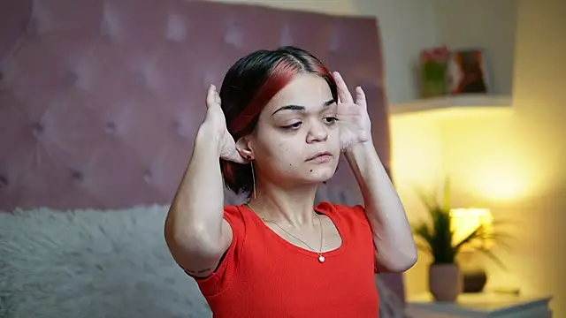 Snapshot of MaiaMini chatting on January 7, 2026, 9:53 pm MaiaMini online show from January 7, 2026, 9:53 pm