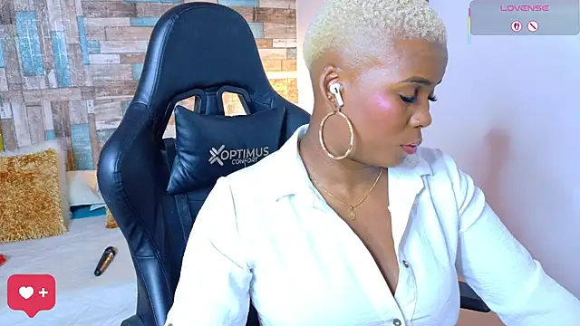 DashaSousaa online show from April 9, 2026, 1:18 am