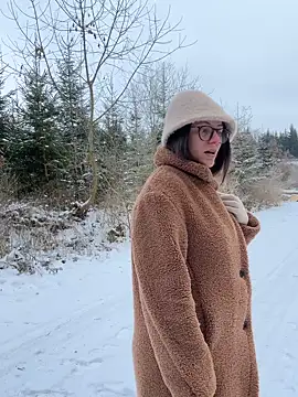 Snapshot of AvaFlowers6 chatting on January 6, 2026, 9:46 am AvaFlowers6 online show from January 6, 2026, 9:46 am