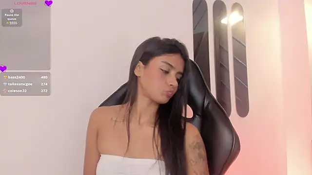 Snapshot of katia_foxxx_ chatting on February 22, 2025, 8:42 pm katia foxxx online show from February 22, 2025, 8:42 pm