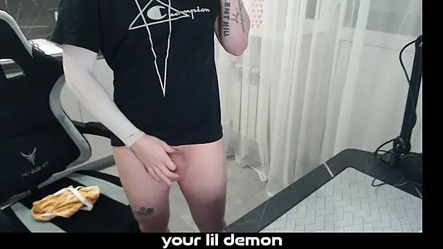 yourlildemon online show from February 21, 2026, 6:32 pm