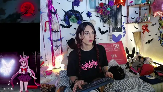 purplekattlyn online show from May 19, 2026, 5:03 am