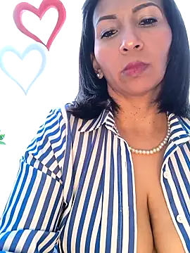 Snapshot of Mrsvictoriaaa chatting on February 6, 2026, 7:32 pm Mrsvictoriaaa online show from February 6, 2026, 7:32 pm