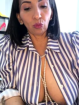 Snapshot of Mrsvictoriaaa chatting on April 22, 2026, 8:04 pm Mrsvictoriaaa online show from April 22, 2026, 8:04 pm