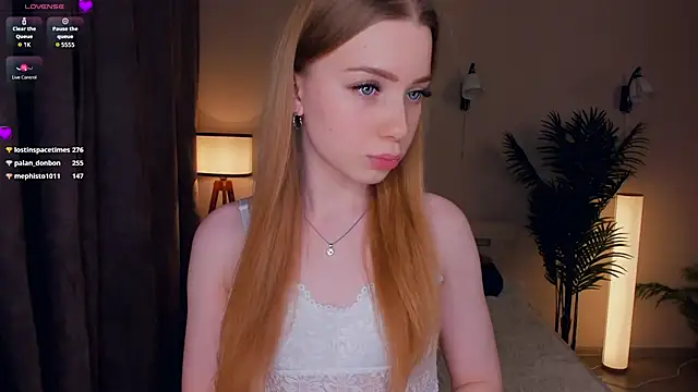 FloraBonde online show from March 3, 2025, 7:03 am