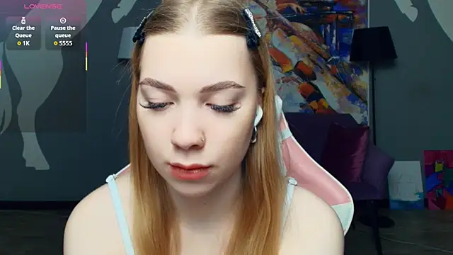 FloraBonde online show from December 16, 2025, 11:14 am