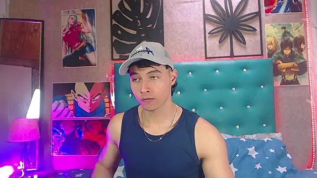 LiamAndrewzz online show from September 17, 2025, 7:49 pm