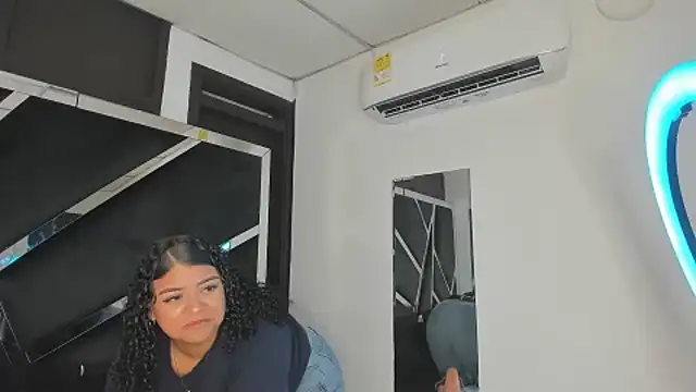 Rubyxht online show from October 25, 2025, 12:39 pm