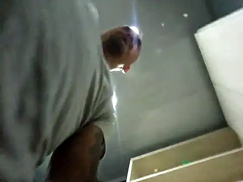 Snapshot of Iuver chatting on January 10, 2026, 1:45 am Iuver online show from January 10, 2026, 1:45 am