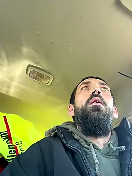 QueenM3 online show from October 27, 2025, 3:02 pm