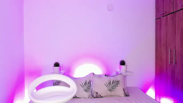 Snapshot of valeria__lewiis chatting on February 17, 2025, 9:54 pm valeria lewiis online show from February 17, 2025, 9:54 pm