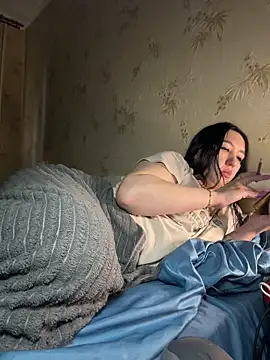 Naughtbaby 2025 online show from May 18, 2026, 4:07 am