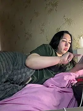 Naughtbaby 2025 online show from April 22, 2026, 1:07 pm