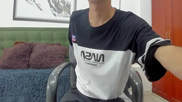 Snapshot of Johann_sex chatting on February 17, 2026, 5:32 pm Johann sex online show from February 17, 2026, 5:32 pm