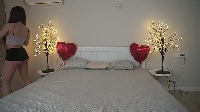 PaigePrado online show from March 13, 2025, 6:37 am