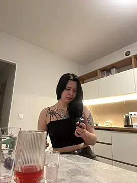 AlishaPrettyBlade online show from March 1, 2026, 6:41 pm