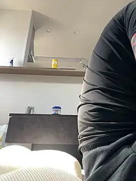 Snapshot of pierrot_0202 chatting on March 23, 2025, 5:10 am pierrot 0202 online show from March 23, 2025, 5:10 am