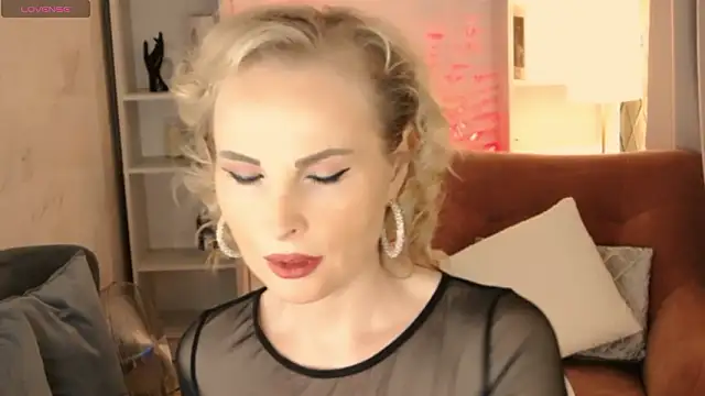 Snapshot of Sandra_Kind chatting on March 8, 2026, 5:33 am Sandra Kind online show from March 8, 2026, 5:33 am