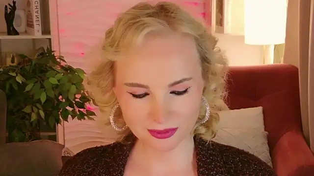 Snapshot of Sandra_Kind chatting on May 21, 2026, 6:55 am Sandra Kind online show from May 21, 2026, 6:55 am