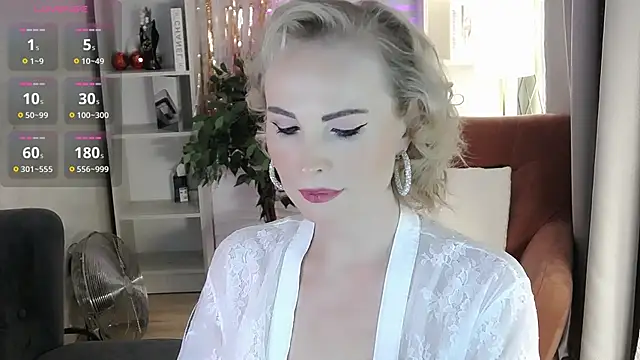 Snapshot of Sandra_Kind chatting on January 17, 2026, 5:44 am Sandra Kind online show from January 17, 2026, 5:44 am